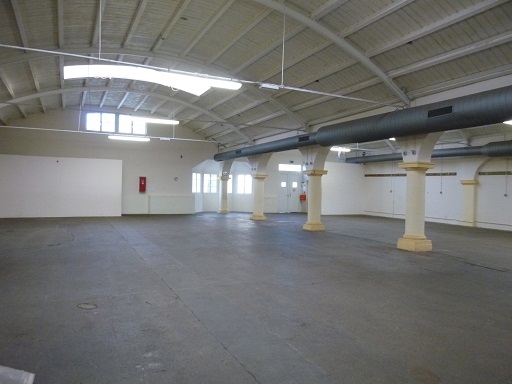 noch ist die Markthalle leer