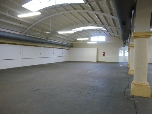 Halle ist wieder leer